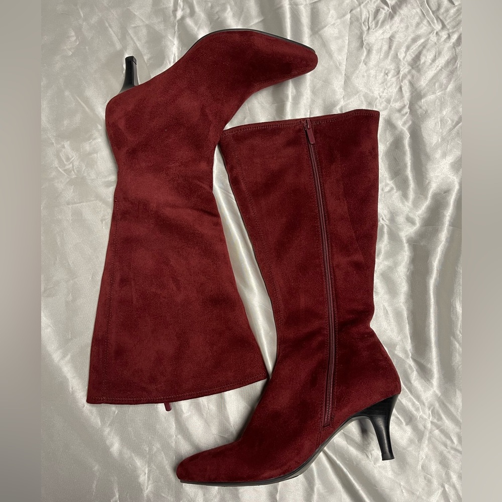 Impo Stretch Norris Too BOOT Burgundy Stretch Faux Suede Size 7.5 W